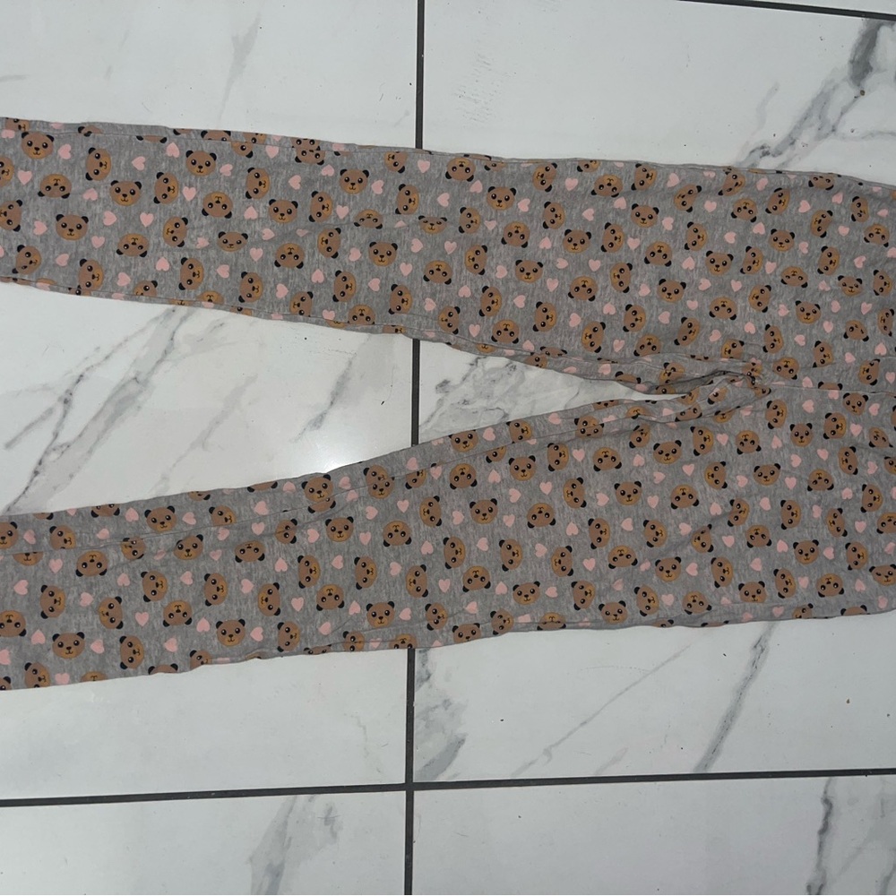 Grey leggings with bears and hearts